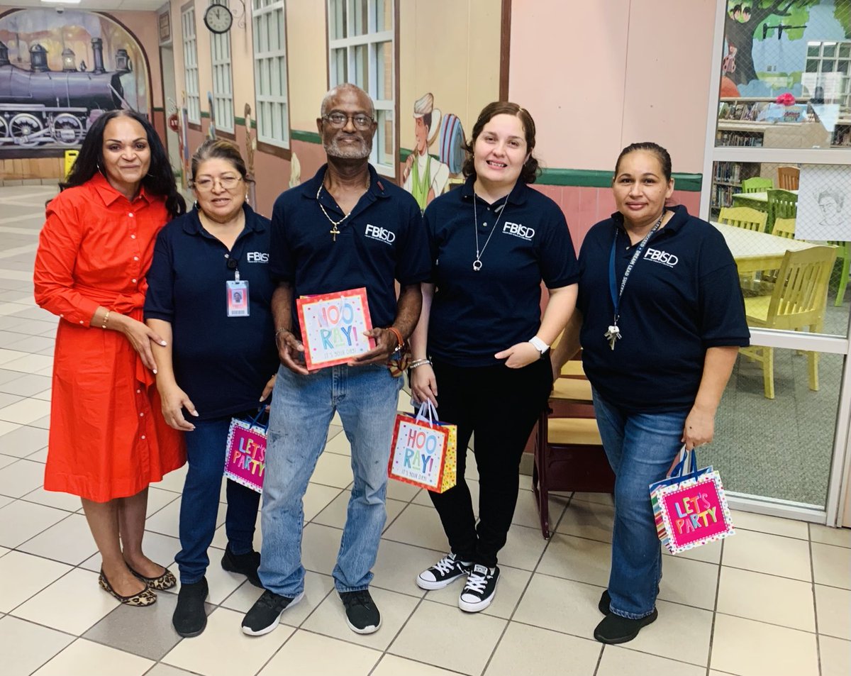 ChenierPower's tweet photo. ⁦@SOES_Express⁩  Happy Custodian's Day to the greatest team in FBISD. We appreciate you. https://t.co/zXaCkHDUow