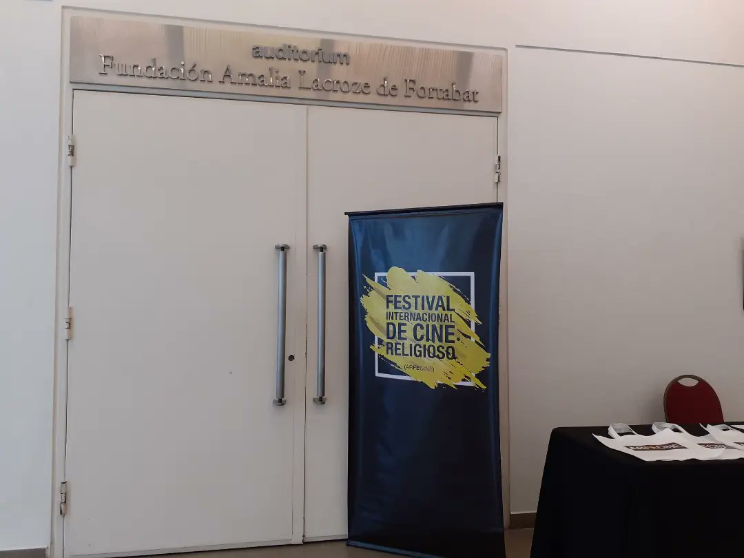 cine_fe's tweet photo. 🎬 ¡Arrancamos la Octava Edición de ARFECINE @cine_fe Festival Internacional de Cine Religioso de Buenos Aires del 3 al 6 de octubre en la @AlianzaFBsAs
🎞 ¡Los esperamos! Última función a las 20 horas.
#cineyfe #competenciaoficial #françoisozon #festivaldecine #ARFECINE #CABA https://t.co/THevBvP0hy