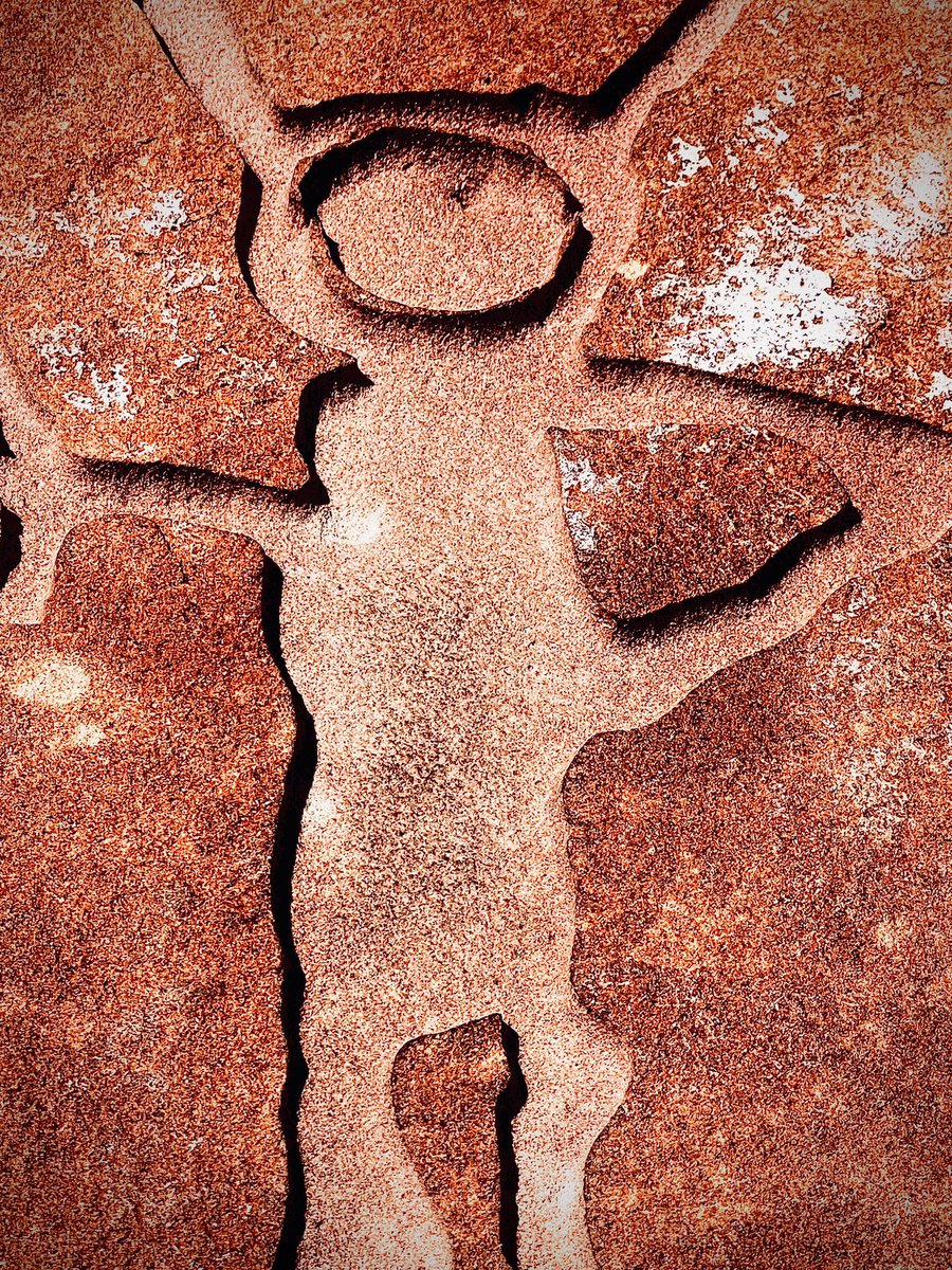 rich_olsen's tweet photo. When you find petroglyphs deep in the red desert and decide to add it to your photography resume.  I feel alive in great moments like this!  Life is an adventure! #adventure #petroglyphs https://t.co/BW7Tj6NviO
