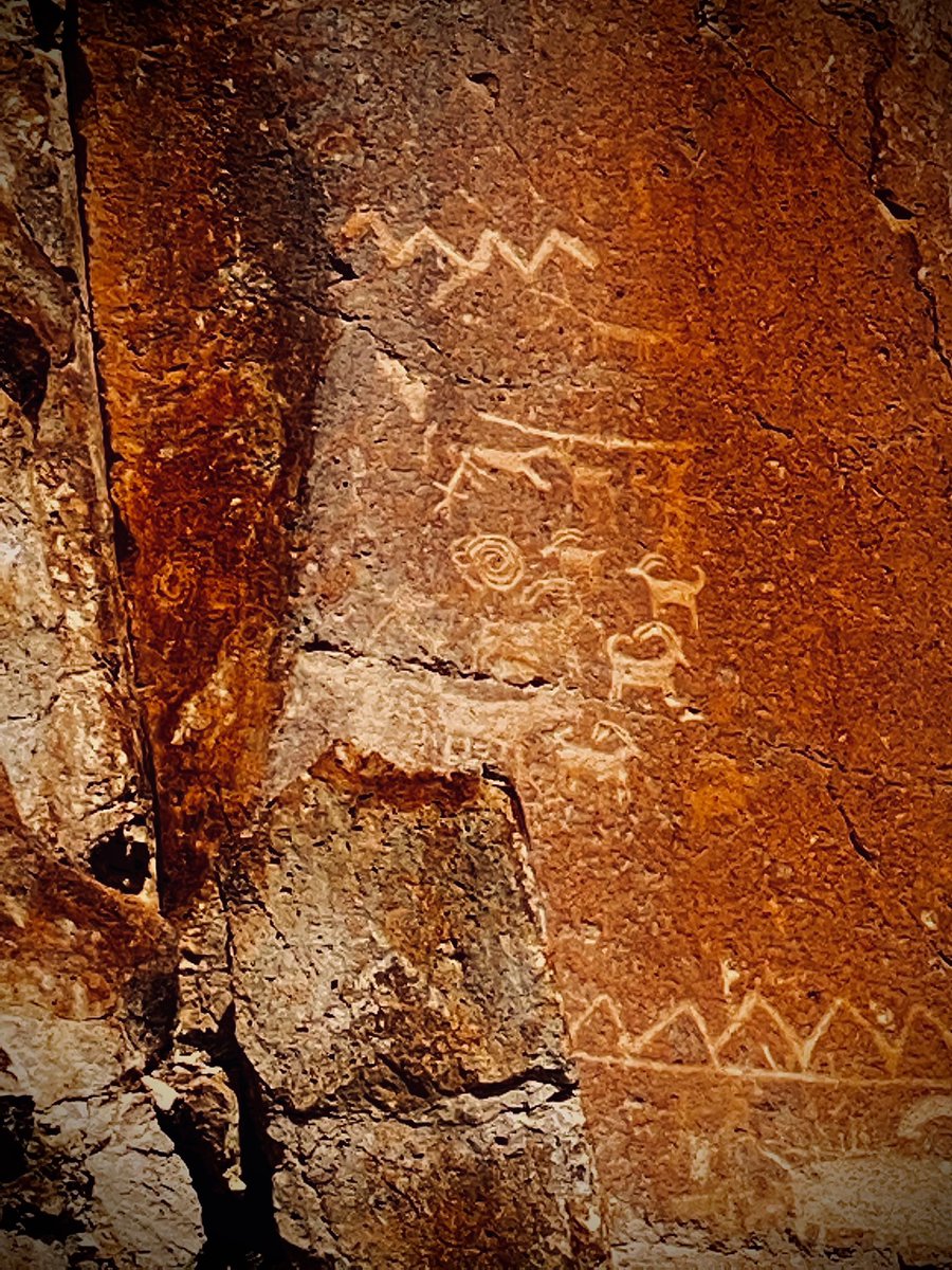 rich_olsen's tweet photo. When you find petroglyphs deep in the red desert and decide to add it to your photography resume.  I feel alive in great moments like this!  Life is an adventure! #adventure #petroglyphs https://t.co/BW7Tj6NviO