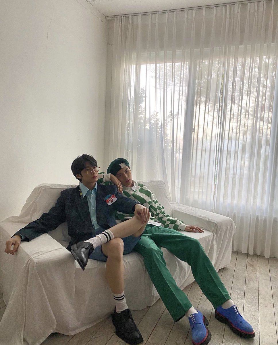 chaoshyukmx's tweet photo. Bela needs to know https://t.co/bfTXNampto
