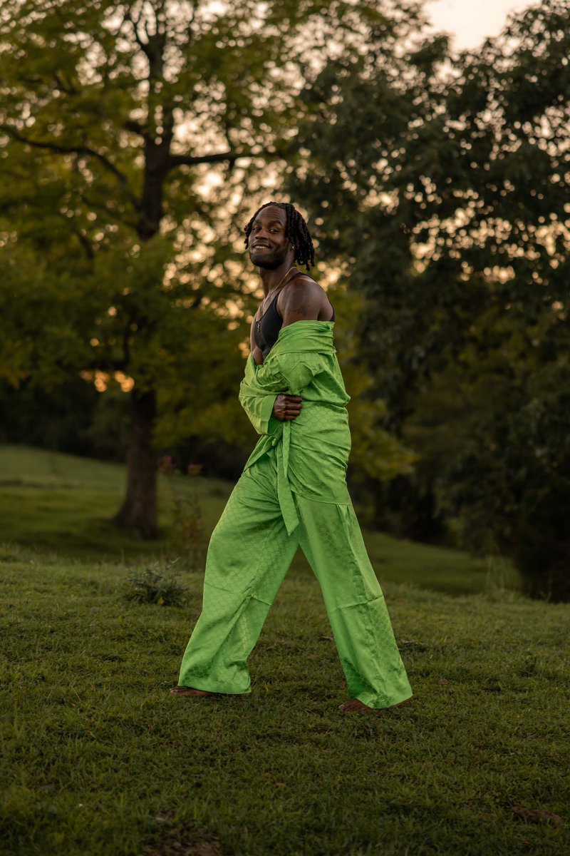 ItsStyleon's tweet photo. A Photographer’s Dream 💜💚 #GodDid #SavageXFenty #Model #SexSymbol https://t.co/AtgTep2sn3