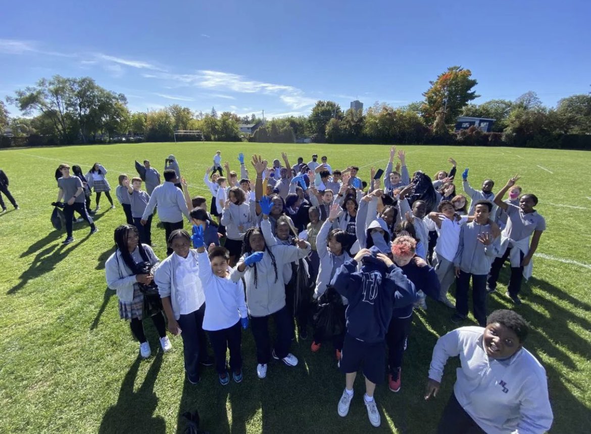 NotreDameOCSB's tweet photo. Thank you @MmeMCrawford for organizing our grade 7s so that they could participate in Clean The Capital this afternoon 🗑 #ThisIsND #CleanTheCaptial #OcsbJoy 🦅 https://t.co/1mTTv3GJCq