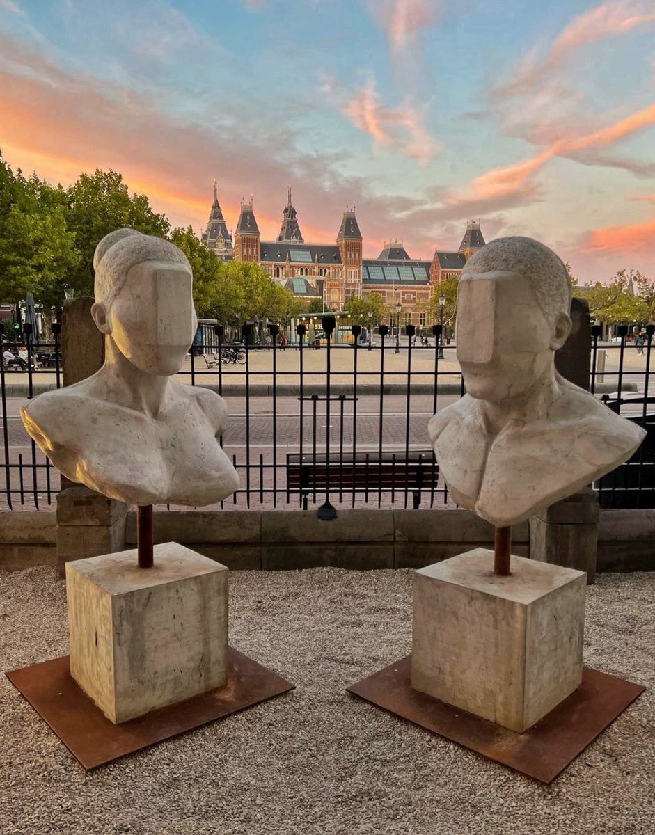 FedericoClapis's tweet photo. Amsterdam sunset @moco_museum @33NFT 🔶 https://t.co/XOrtlb4rDX
