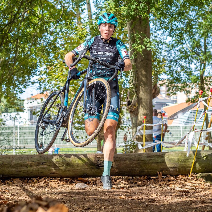 Mune_FitStudio's tweet photo. Lunes de resaca ciclocrosera

📸 @pirucho_pequeno 

#EneicatRBHGlobal #FitStudio #226ers #CxVillaDeGijón https://t.co/mo5aHZ0DMv