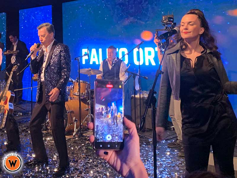 WorldMusicBA's tweet image. Un placer haber presentado a @RamonOrtegaOK para APOC, en lo que fue una noche maravillosa.
►Mirá el evento aca: worldmusicba.com/palito-ortega-…
_
#PalitoOrtega #rock #rockargentino #rocknacional #rockandroll