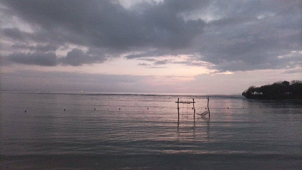 3HWIBOWO's tweet photo. Silence... https://t.co/24niHmJed1