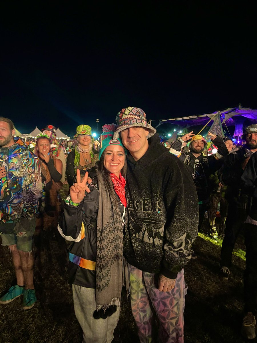 kellysavv's tweet photo. if you were at @lsdream’s set at Wakaan &amp; think you saw me on the big screen, yes you did 😭 meeting Sami &amp; getting to be part of this special project  meant the world to me. never met a soul with energy like yours. thank you for giving me a reason to keep going &amp; never give up✨ https://t.co/4jeEbqqTDd