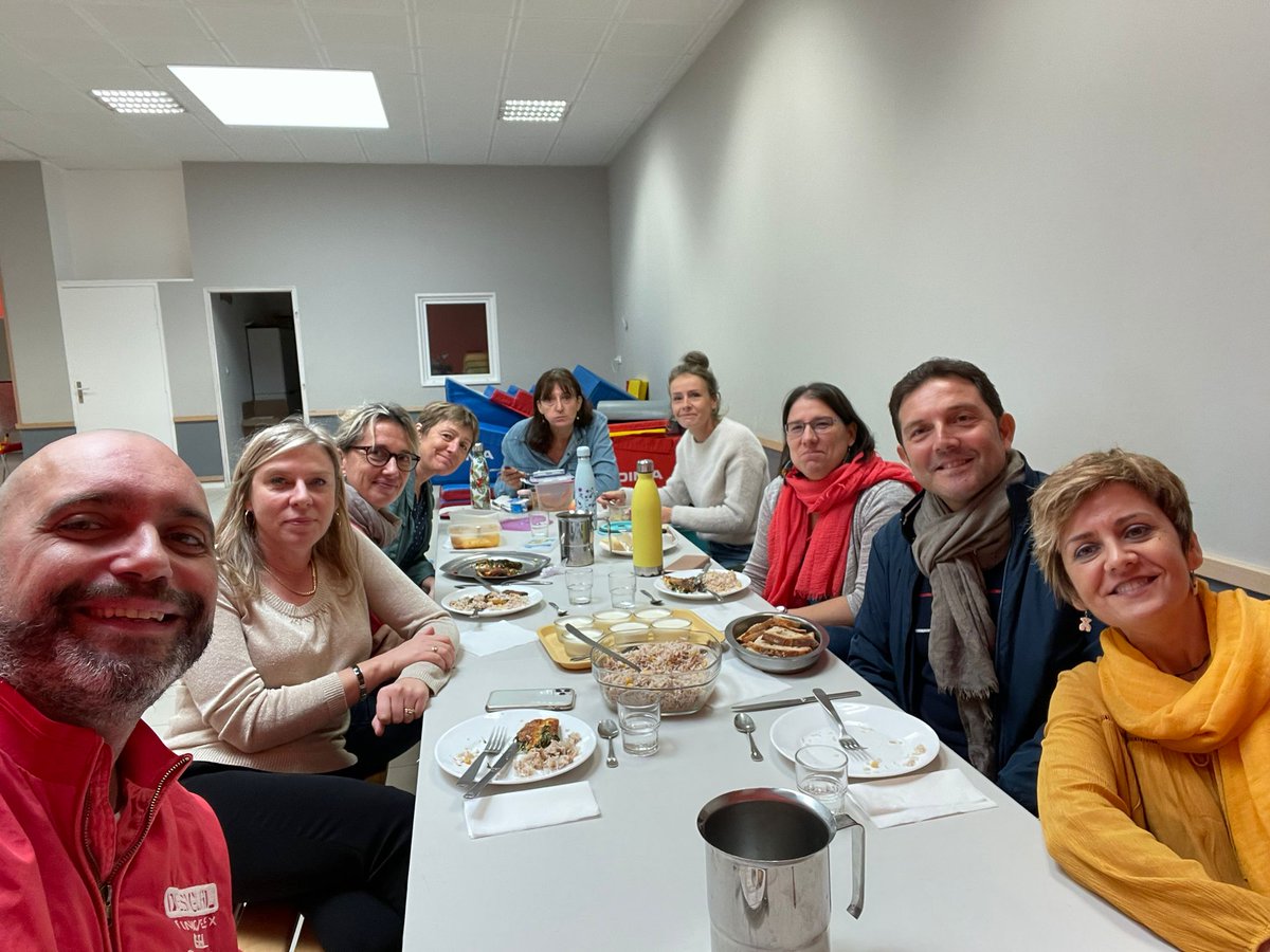 tormotalens's tweet photo. #ErasmusPlus   #NESTTproject JobShadowing a l'école Saint André d'Allas. Sarlat-la-Caneda (França)@GVA_Cefire @GVAeducacio #CEFIREXàtiva   #CEFIREambitPLG @sepiegob @Socmarin @AndreuColomer https://t.co/mzwYcRxOdd