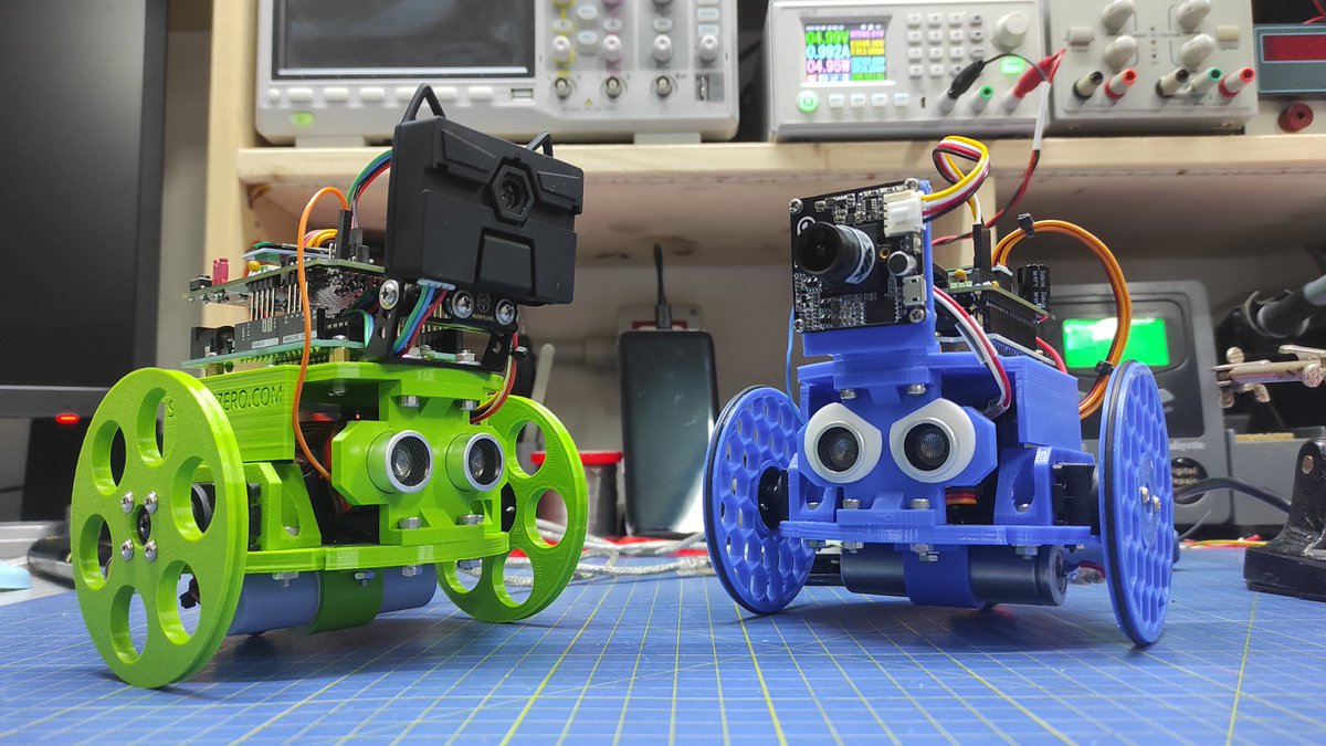 settorezero's tweet photo. Vieni a scoprire #arlok al @MakerFaireRome questi Venerdì, Sabato e Domenica. Stand D19 - @pizzarobotics #MFR2022 #stem #robotics https://t.co/e9aETYF7QG