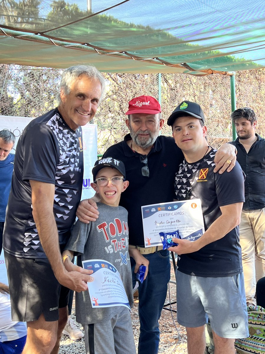 PikiMajul's tweet photo. Gracias al Secretario de Transporte de la Provincia @FrancoMogetta por su invalorable predisposición para con estas actividades; al Sporting y a las escuelas del Lawn Tennis de Córdoba y a la de la Fundación Empate.

¡¡Se viene el 5to encuentro inclusivo de escuelas de tenis!! 🫂 https://t.co/rUVb1s3aQY