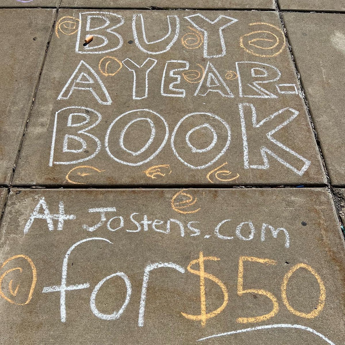 ATyearbookHS's tweet photo. Chalk it up to National Yearbook week. @JostensYearbook #yearbooksweepstakes #nationalyearbookweek #yearbook #buyabook https://t.co/K8mktxxlWh