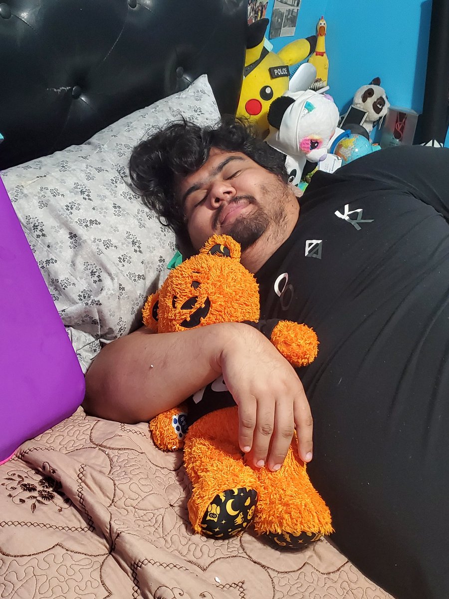 BritThePanda's tweet photo. Happy #NationalBoyfriendDay to the best boyfriend I could have ever asked for ♡♡ Love you 😘 https://t.co/gQFDGdSxLc