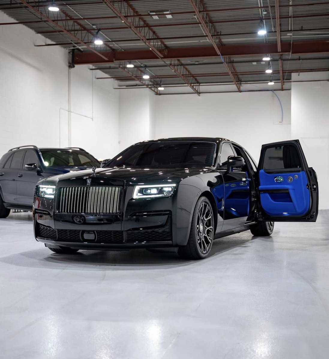LuxuryCars365's tweet photo. Rolls-Royce Ghost 💎 https://t.co/OgXSCo4ZKJ