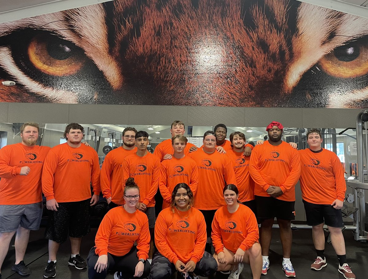 ECUPowerlifting's tweet photo. Thank you @ECUPresident10 for adding the orange to our #Powerlifting gear with our new long sleeves! #TigerNation https://t.co/W2T6Z6lByy