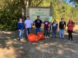 KeepCB's tweet image. Adopt A Spot Volunteers out making a difference in our community on Sat. Volunteers from Hispanic Student Council/Zoo and Herpetology Club. Awesome Job 💚👍👀🌳☀️♥️