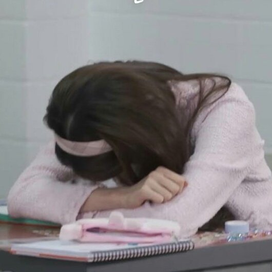 wondollis's tweet image. ୨♡୧   erros  que  muita  gente  comete  na  hora    de   estudar  ou   de  começar  a  estudar  -  a thread