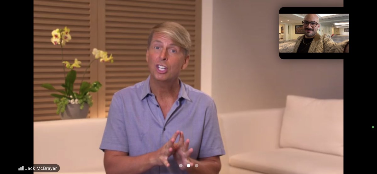 Gonyz's tweet photo. Maratón de entrevistas - Round 2
Platiqué con #JackMcbrayer sobre la T2 de #HelloJack para @AppleTVPlus https://t.co/3JCwk7RtrU