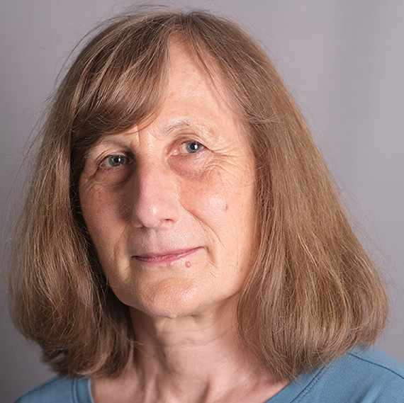 SBPgradschool's tweet photo. Faculty Mentor Highlight: Dr. Elena Pasquale 

Elena has been with 
@sbpdiscovery
 for 32 years and currently serves as our Director of Academic Affairs and a Professor in the Institute’s Tumor Initiation &amp; Maintenance Program

Follow for more updates about our amazing faculty! https://t.co/cV0KikAfGW