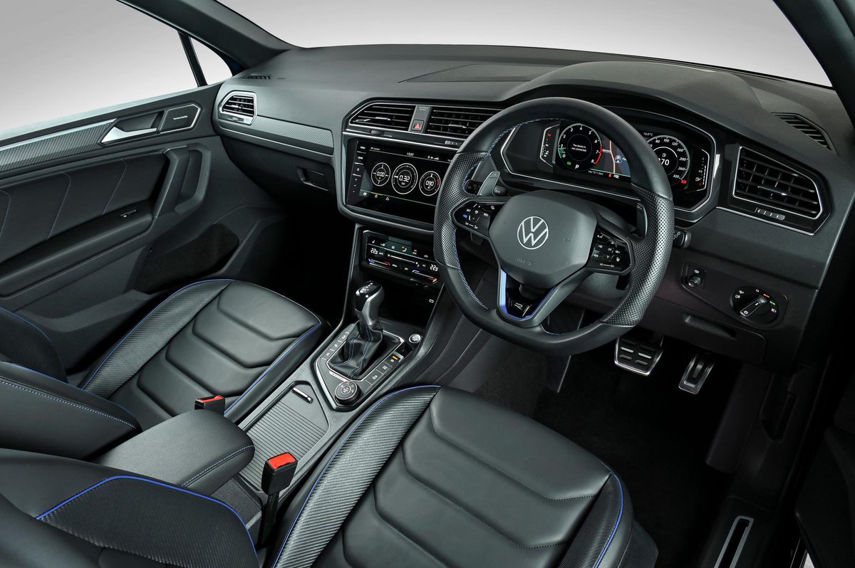 whip_rsa's tweet photo. Hello @VolkswagenSA #TiguanR , welcome to the R1mil club!

Pricing to start around R 999 990.00 https://t.co/YaSZA2DMMF