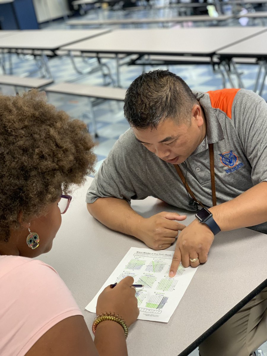 mrsamol's tweet photo. I Love this place. Doing lunch duty and helping Aurora with her math. Aurora, you get the #OlStarStatus for the day. Seeking out help when youβre stuck! #Igotyourback @WCreekwildcats https://t.co/qMuCmBXVT0