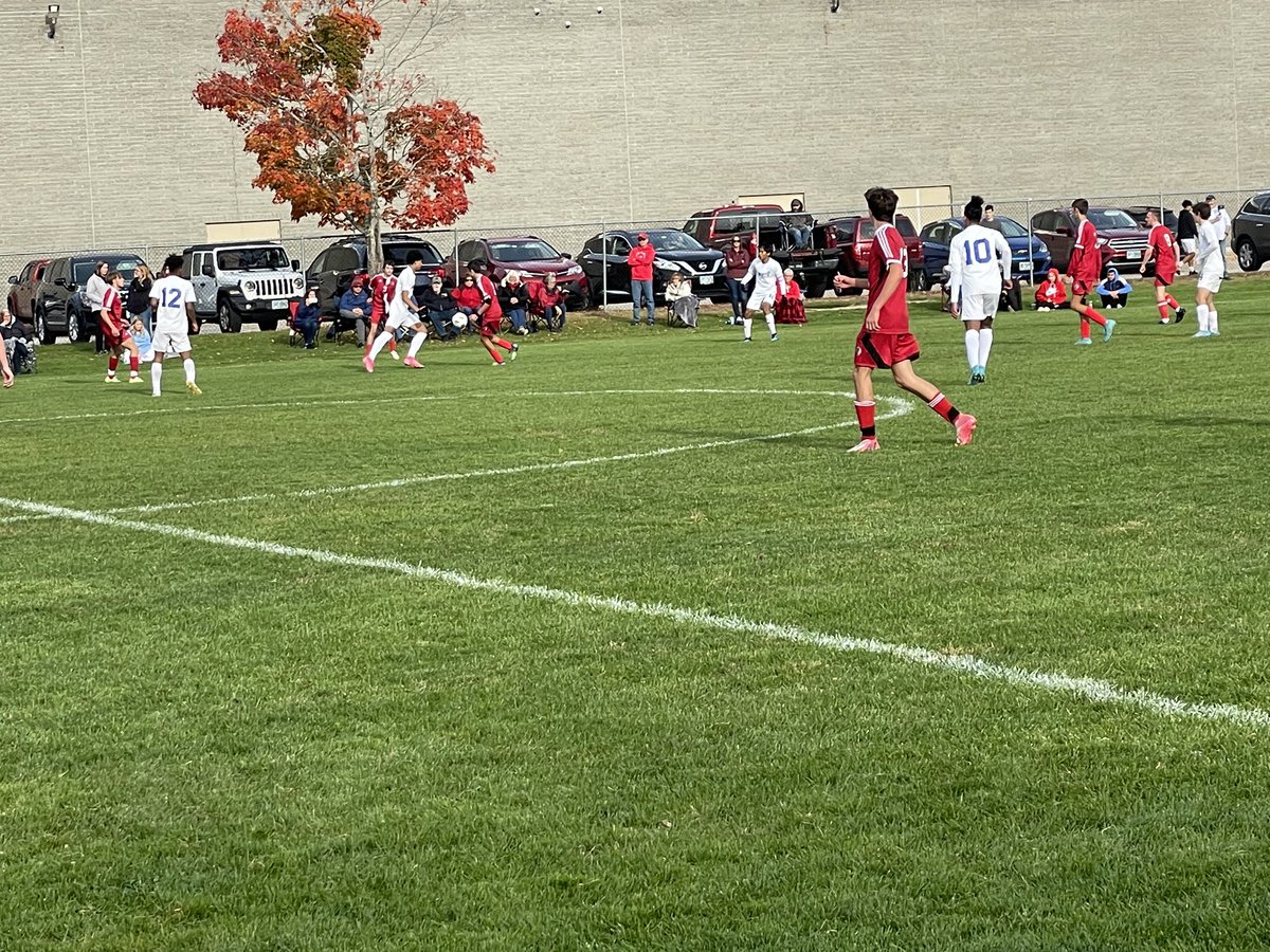 SpldngAthletics's tweet image. Boys soccer drops tough battle with Nashua North 3-2 , 2 goals by Cam Brochu.