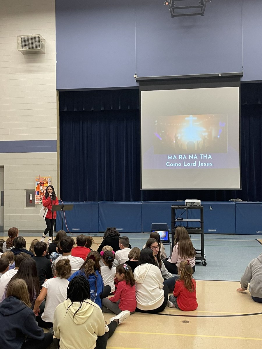 Holy Family gathered today as a school for our virtue of Faith assembly. We began with Christian Meditation 🙏❤️ <a href="/FaustaNaccarato/">Fausta Naccarato</a> @MrsReillyStars