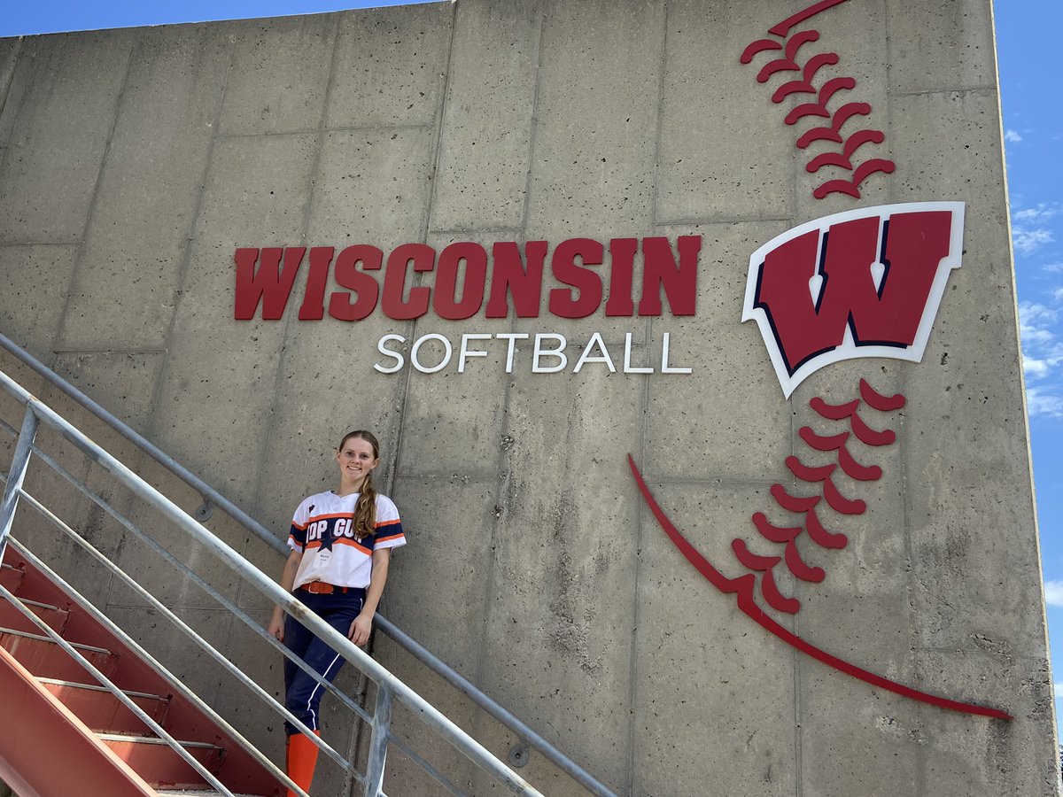 I had a great time at the <a href="/BadgerSoftball/">Wisconsin Softball</a> camp this weekend! Thank you to @YvetteHealy <a href="/Coach_Veee/">Kirsten Verdun</a> <a href="/dzym6/">Danielle Zymkowitz</a> and all the players who made the weekend very memorable! @topgunslezak <a href="/topgunfastpitch/">Top Gun Fastpitch</a>