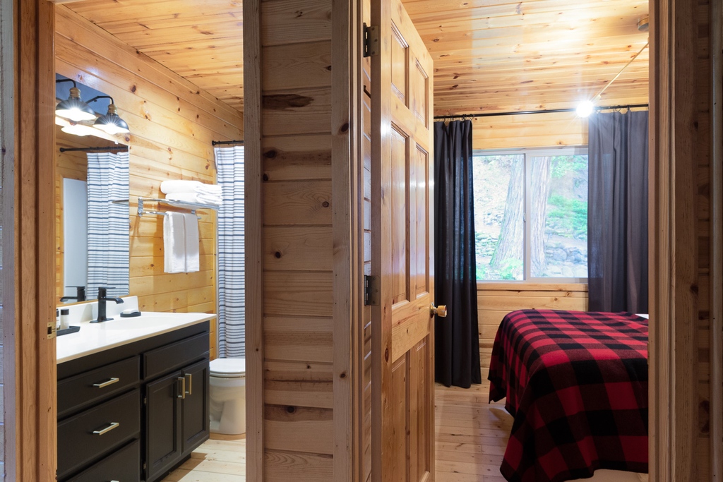 LureResort's tweet photo. Which Lure cabin holds all your favorite camping memories? Each one has its own charm!

#LureResort #LureLife #LostSierra #adventuredestination #getaway #cabincamping #campfire #fallplans #vacationstay #northerncalifornia #destination #adventure #goldrush #SierraTrails #cabinlove https://t.co/EBKgyuIuE6