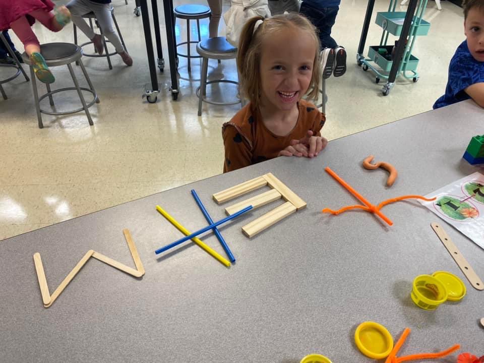 MrsK_STEAMLab's tweet photo. So excited to have the Kinders in the #EESSTEAMLab for the first time today!!! https://t.co/YpVMdDO4Rt