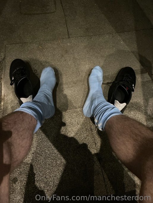 Get on your knees and take a deep sniff of my sweaty feet… https://t.co/mzOKt21Hne