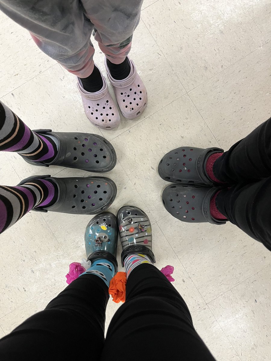 MzK_cEducates's tweet photo. It's “Spirit Week Ho. Coming  2022”@PrinceEdwardSch #pecms @ParticipateLrng Bring on the fun!! 💜💛 https://t.co/JgVHiuE7Qz