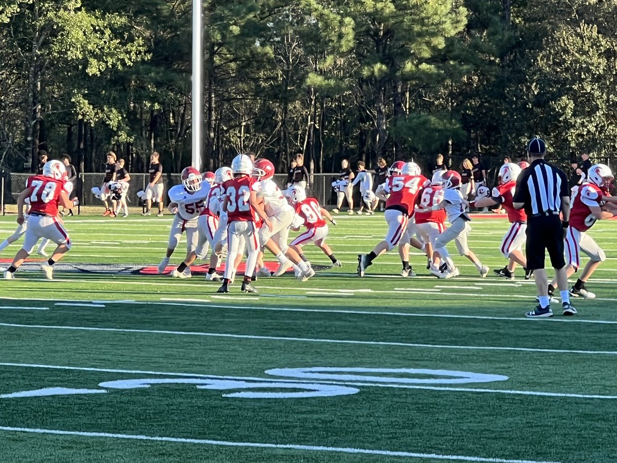 bfinnigan2's tweet photo. 7th grade @SaralandMiddle Football 🏈 Spartans Defeat the UMS-Wright Bulldogs with a solid performance 28 - 6.  Great job👍 Spartans 👏 @AlexGCrane @wamilner @SaralandSchools https://t.co/HPEUcnLG3t