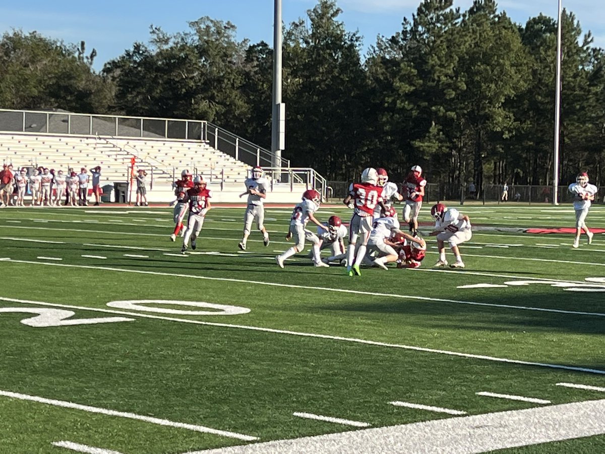 bfinnigan2's tweet photo. 7th grade @SaralandMiddle Football 🏈 Spartans Defeat the UMS-Wright Bulldogs with a solid performance 28 - 6.  Great job👍 Spartans 👏 @AlexGCrane @wamilner @SaralandSchools https://t.co/HPEUcnLG3t