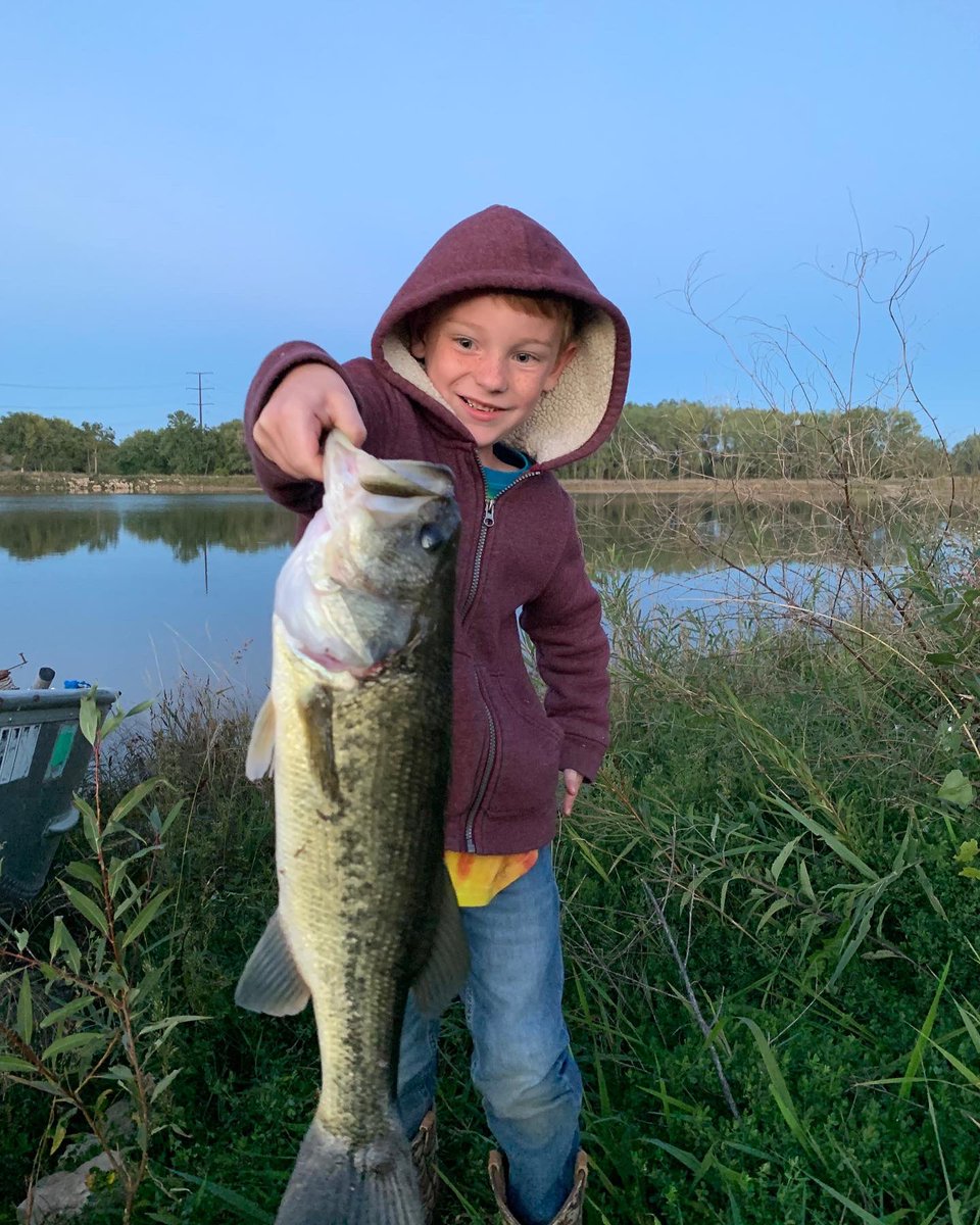 Briar and his son Ezra had a great night out on the water!! Looks like the future of DING is in good hands😁 The fall bite is picking up and we are gonna be all over it! Don’t forget to send pictures of your fish in to be posted on the page.

#DING