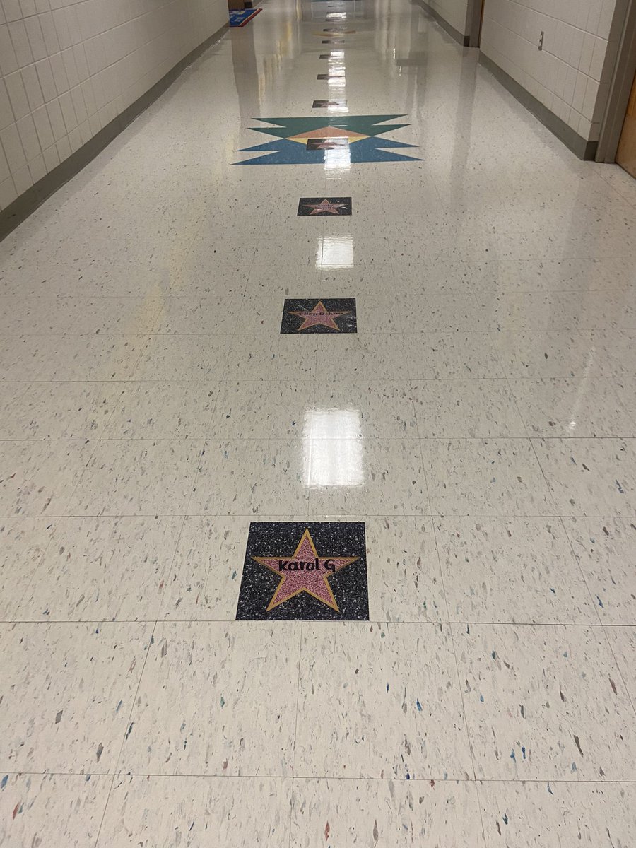 DDMMSDragons's tweet photo. Celebrating Hispanic Heritage Month at Dillard! Look 👀at some of our Team Heritage Boards and Hispanic Walk of Fame! #hispanicheritagemonth 💙🐲🌎💛 https://t.co/rTGnJeAywX