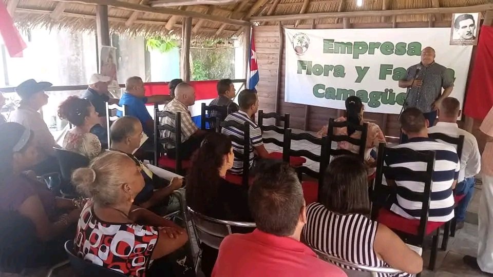 FHHernndez1's tweet photo. En el Día de los trabajadores agropecuarios, reconocemos el esfuerzo de los más destacados en  #Camagüey, convocándoles a implementar alternativas para superar complejos escenarios en un sector cuyo rol es vital para el desarrollo económico de otros. 🇨🇺  #PorCamagueyTodo https://t.co/bRQ9SwjyrM
