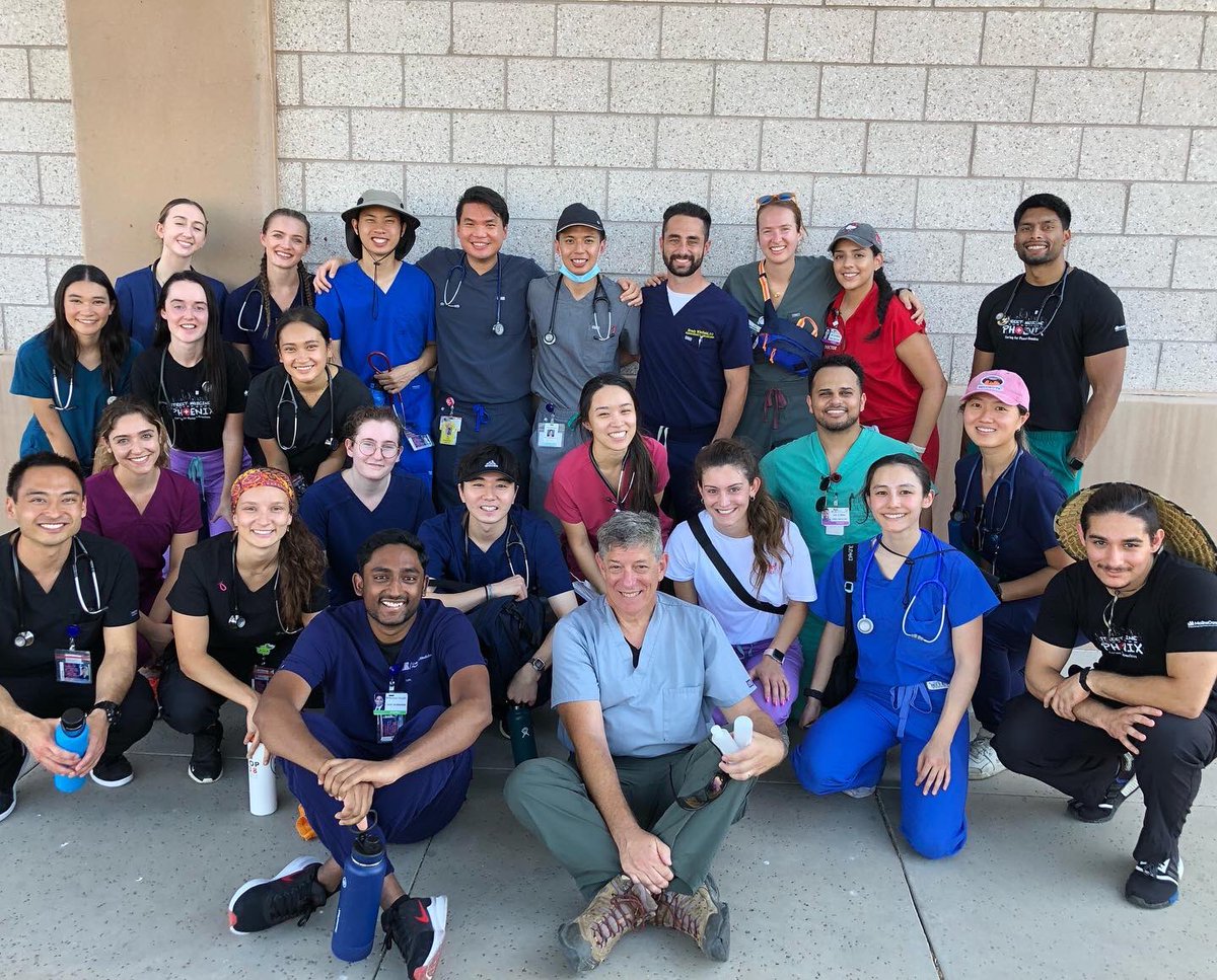 StreetMedPhx's tweet photo. Four of our former student leaders + four residents from @banner_health and @valleywise_az came out yesterday for another fantastic #StreetRun!🙌 Thanks to all our awesome #volunteers for the constant #support + enthusiasm. https://t.co/JmO5sZkpLr