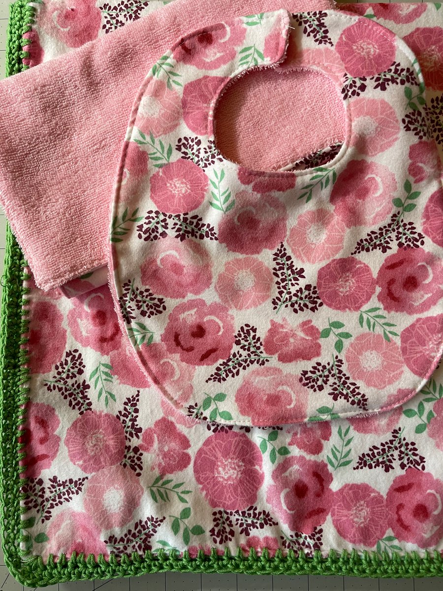 giftswithlove4u's tweet photo. Beautiful baby Receiving blanket crochet edges. 100% Cotton. Baby shower gift. Newborn gift. Grandkids gift. Toddler gift. Niece/Nephew gift. Handmade Made in USA. Made by Giftswithlove4u. Please check the store and tweet. Thank you. https://t.co/QqpuiyM3eb