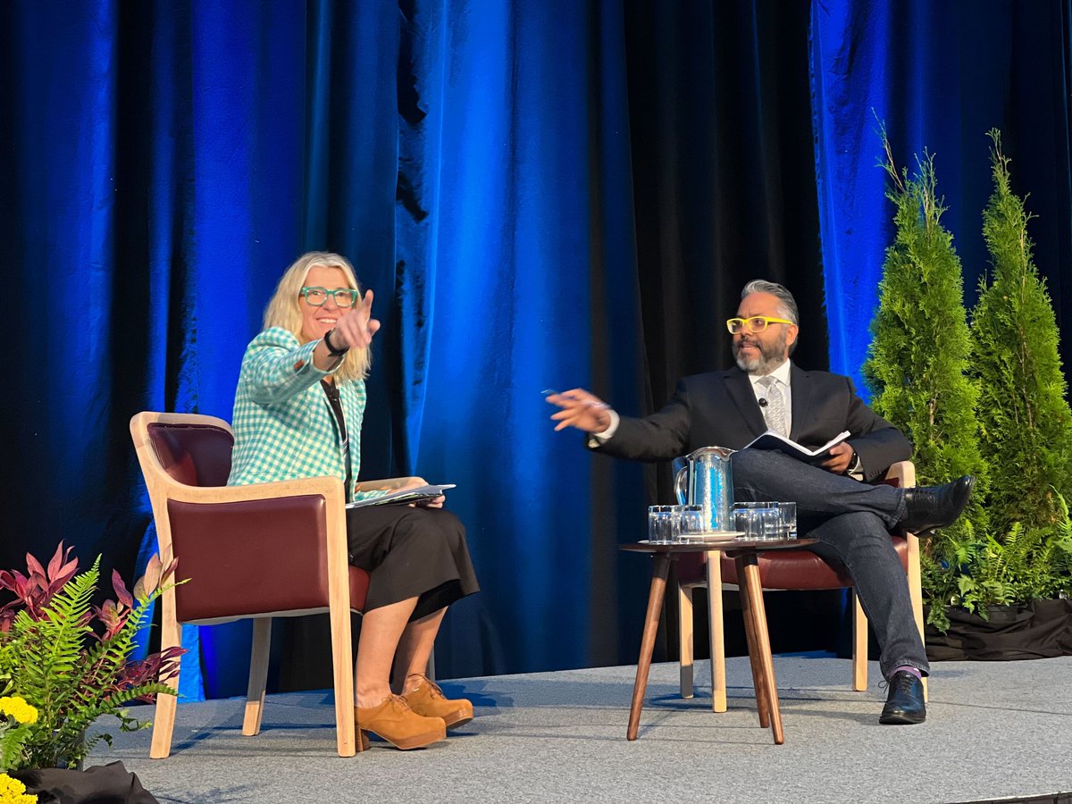 What's going on here?
a) How to get to <a href="/CityOfVictoria/">City of Victoria</a>'s incredible waterfront
b) Figuring out who had their hand up for the next question after <a href="/dpsorg/">Digital Public Square</a>'s <a href="/fladhani/">Farhaan Ladhani</a>'s keynote  
c) Pointing out the location of the closet coffee station 
Fun times at #LCF2022!