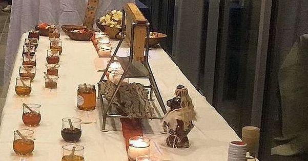 TempleBnaiChaim's tweet photo. Chailites 9/28/22 - Shabbat Shuva, Kol Nidre, Social Action Voting, Sukkah Raising, Food &amp; Diaper Drive, More!  https://t.co/nuxE7G46sh https://t.co/wpAuFp9u9R