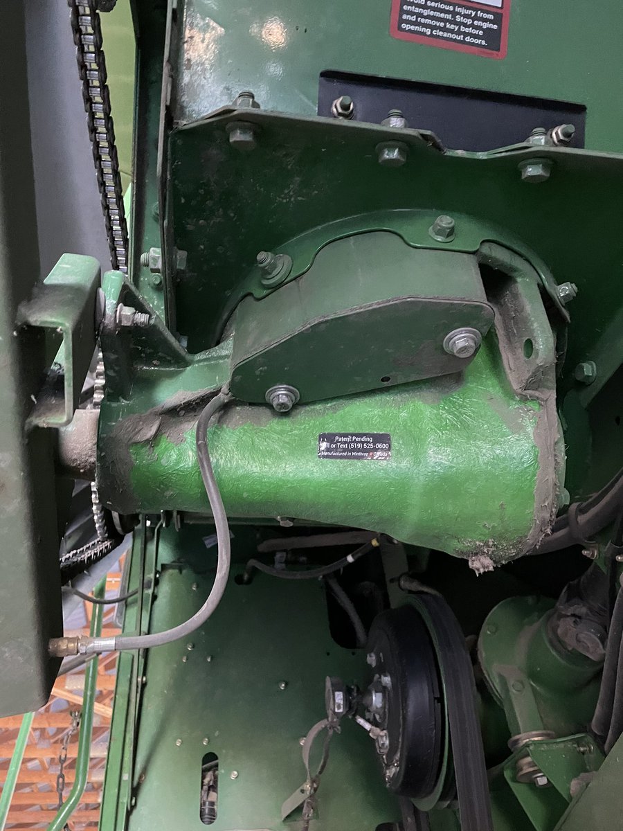 Give <a href="/winthropinnova1/">winthropinnovationproducts/ Brian Dolmage</a> a follow so you can get your hands on this beauty piece on innovation.  Brian makes these to fit whatever combine you got. Saves wear and is quite as a mouse. #gamechanger