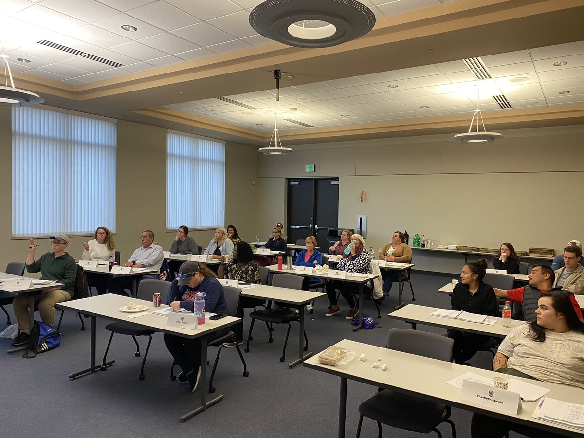 OfcSoto's tweet photo. Tonight in CPA we have detective from WEMET (West Michigan Enforcement Team) talk about drugs and gangs. Special shout out to Papa Romano’s for helping us with pizza tonight. #CPA https://t.co/KkfSVXNbLS