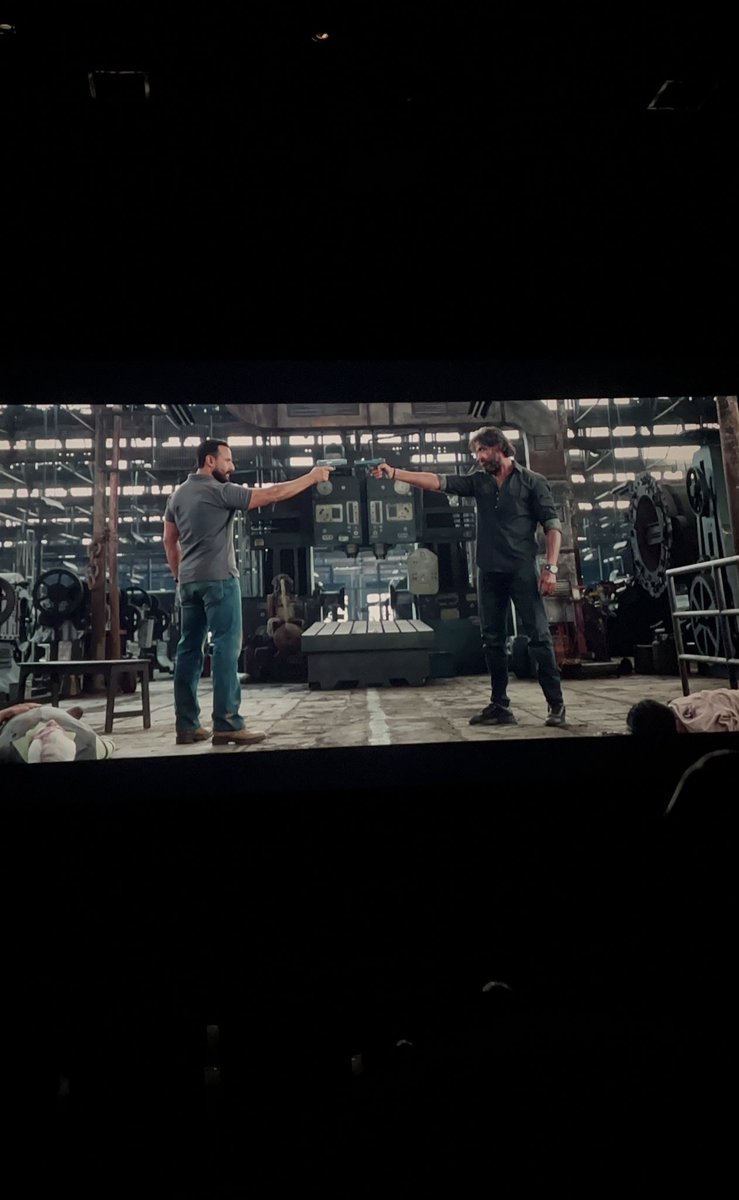 Farn0o0sh's tweet photo. Ek kahani sunaye sir @iHrithik 😉🤭
Tonight, I watched #VikramVedha in Manchester. 
Such a fabulous movie😍
Must watch guyssss! 🥳
Brilliant acting by #HrithikRoshan and #SaifAliKhan 🔥🤩 
Exciting story, It will bind you till the end! Really enjoyed. ❤️🔥👏🏻 https://t.co/f24noneVeo