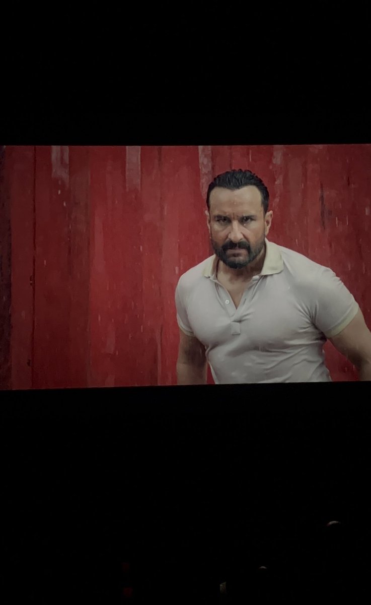 Farn0o0sh's tweet photo. Ek kahani sunaye sir @iHrithik 😉🤭
Tonight, I watched #VikramVedha in Manchester. 
Such a fabulous movie😍
Must watch guyssss! 🥳
Brilliant acting by #HrithikRoshan and #SaifAliKhan 🔥🤩 
Exciting story, It will bind you till the end! Really enjoyed. ❤️🔥👏🏻 https://t.co/f24noneVeo