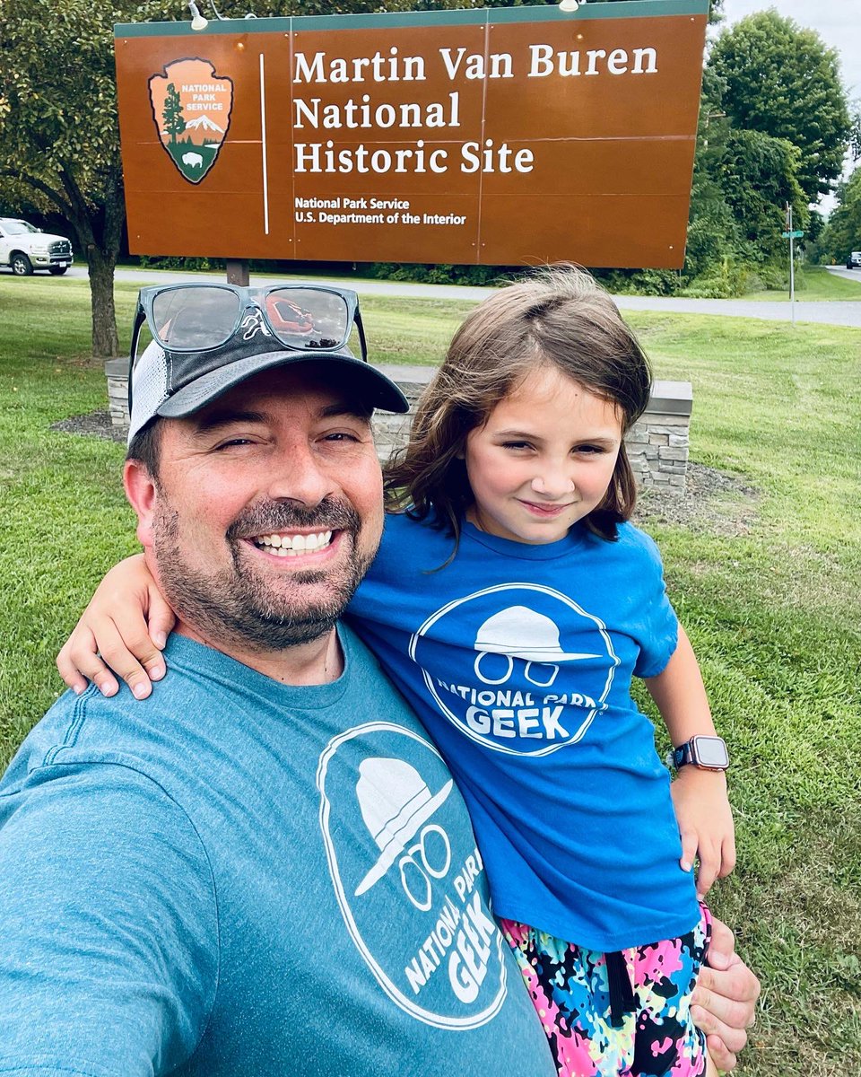 Chops Badge Earned! ⁣
⁣⁣
📍 @mvb_nps #FindYourPark #MartinChops #MVBtheMVP #JuniorRanger #EveryKidOutdoors @OAK_Updates #IBrakeForBrownSigns @NP_Geek #NationalParkGeek #AdventureOn #ParkChat ⁣⁣
⁣⁣
💙⚡️🐻⁣⁣
⁣⁣
🌱 Native Lands of the #Mohican and the #Schaghticoke