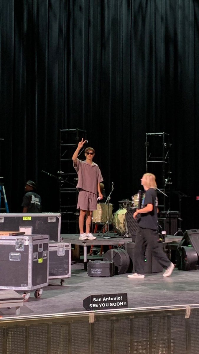 withyoumarktuan's tweet image. 221004 Mark updates IG story 

“San Antonio! SEE YOU SOON!!”

instagram.com/stories/marktu…

#theotherside #theothersidetour
#MarkTuan #MARK #마크 #段宜恩 @marktuan @dnaofficial