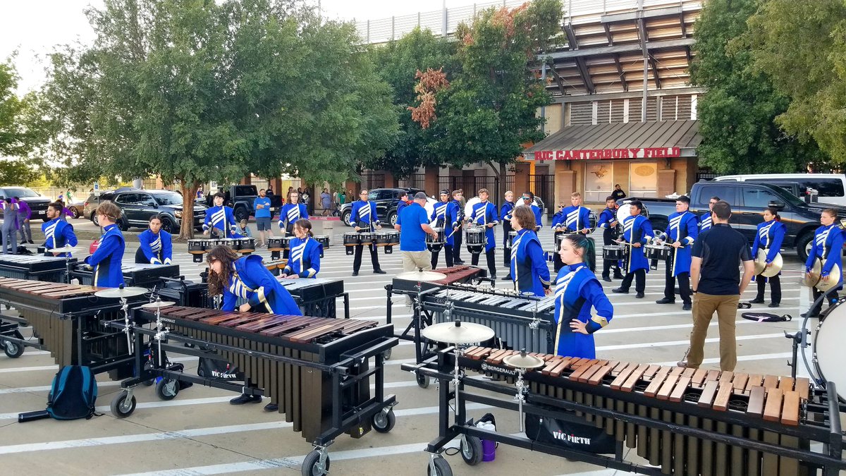 BoswellBandGold's tweet photo. The Band of Gold is on the scene &amp; ready to rock tonight's @EMSISD #BandExpo!!! If you haven't made it this way yet, it's not too late! Event begins at 7pm, we perform at 7:40. We're at Saginaw HS Roughrider stadium. Let's go Boswell! https://t.co/NAZE2Jsh1x