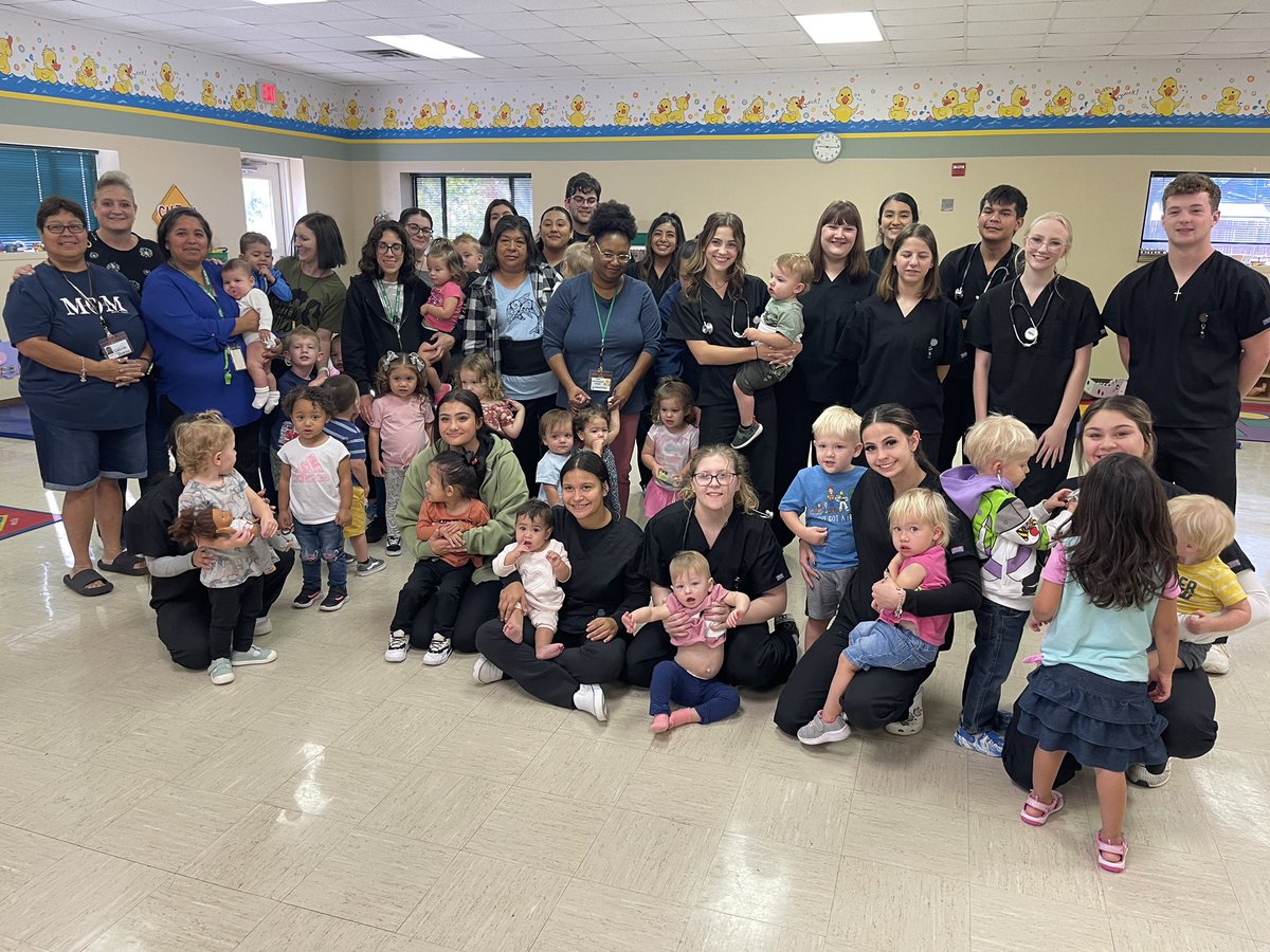 MrsHoustonCTE's tweet photo. Health science students went to the Child Development Center to share about not being scared of doctors and nurses. https://t.co/HslFmJNoEL
