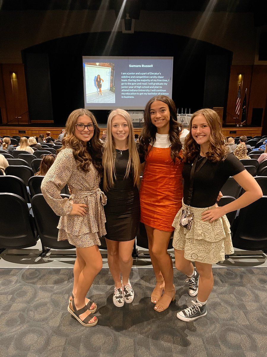 These athletes got inducted into the National Honor Society tonight! Way to be a student athlete! 📣💙 #standards #cheerleading #decaturproud